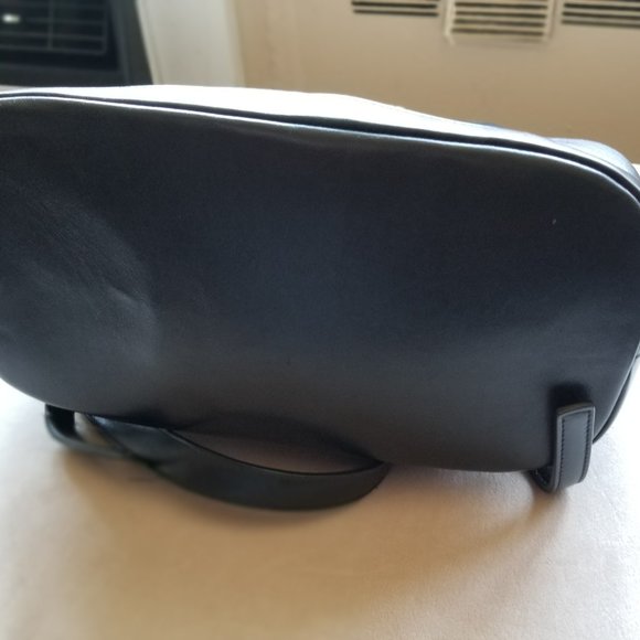 CHARLOTTE OLYMPIA CAT/FELINE BACK PACK/BACKPACK PURSE Black Leather, Gold Metal - Picture 9 of 10